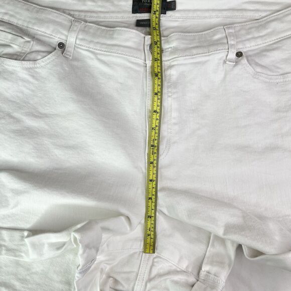 Torrid Boyfriend Shorts White Feel The Fit Vintage Stretch Women’s Denim Sz 24 - Picture 7 of 11